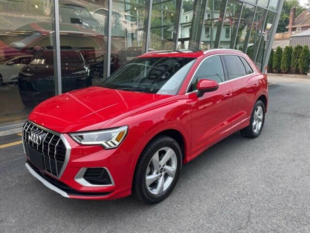 Красный Ауди Ку3, объемом двигателя 2 л и пробегом 11 тыс. км за 11900 $, фото 1 на Automoto.ua