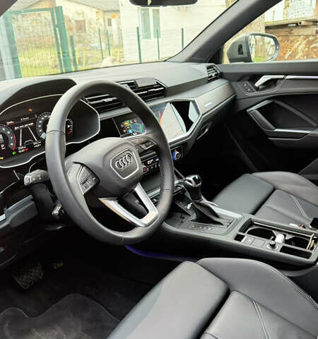 Сірий Ауді Ку3, об'ємом двигуна 2 л та пробігом 2 тис. км за 47000 $, фото 1 на Automoto.ua