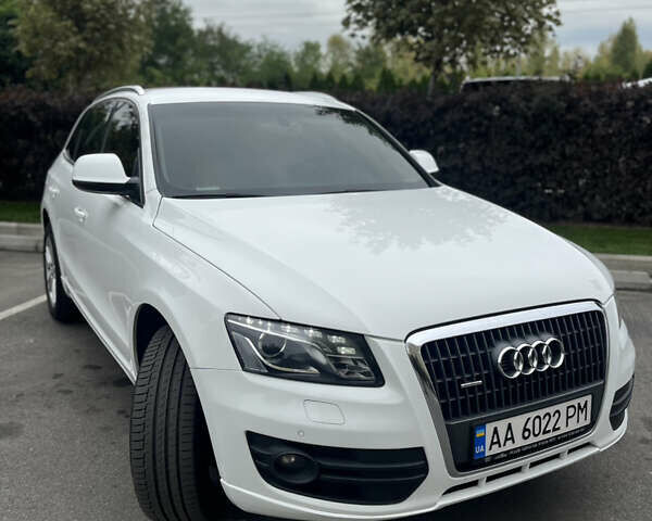 Ауди Ку 5 2009 в Софіївська Борщагівка на Automoto.ua Белый Ауди Ку 5, объемом двигателя 1.98 л и пробегом 188 тыс. км за 12900 $, фото 1 на Automoto.ua