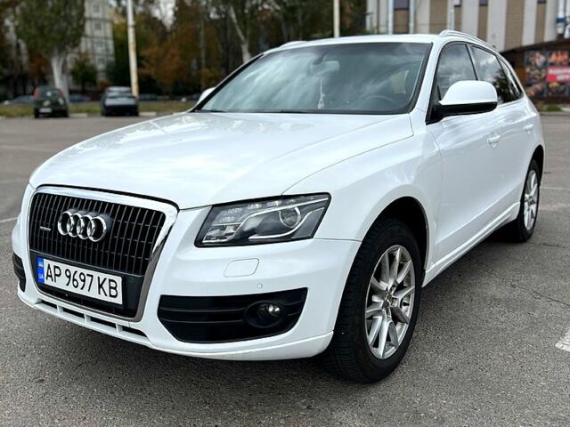Белый Ауди Ку 5, объемом двигателя 2 л и пробегом 25000 тыс. км за 12500 $, фото 1 на Automoto.ua