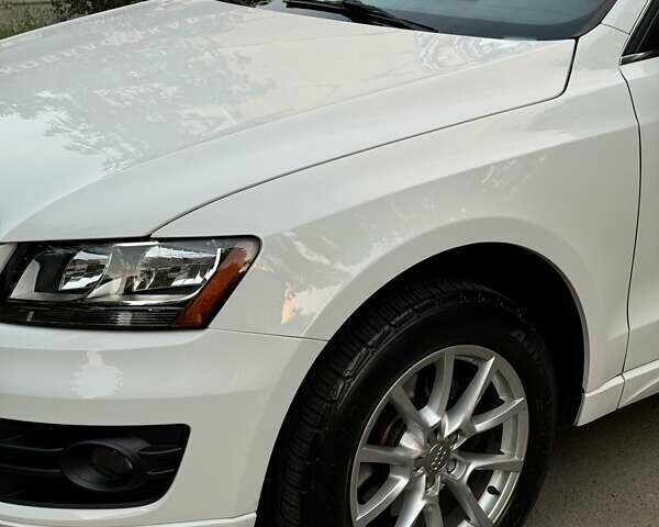 Белый Ауди Ку 5, объемом двигателя 1.98 л и пробегом 152 тыс. км за 14000 $, фото 1 на Automoto.ua