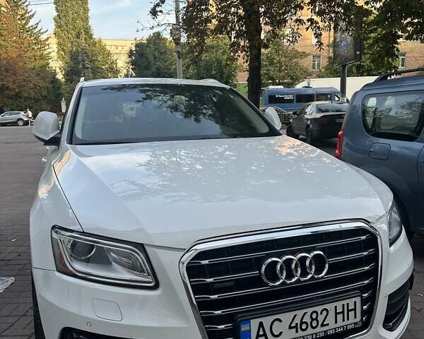 Белый Ауди Ку 5, объемом двигателя 2 л и пробегом 208 тыс. км за 15000 $, фото 1 на Automoto.ua