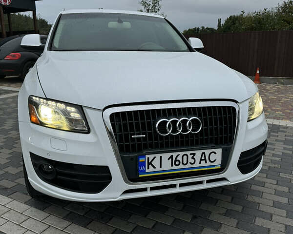 Белый Ауди Ку 5, объемом двигателя 2 л и пробегом 248 тыс. км за 12700 $, фото 1 на Automoto.ua