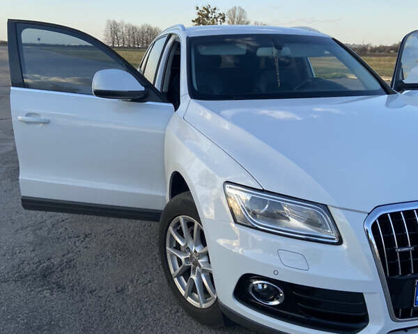 Белый Ауди Ку 5, объемом двигателя 2 л и пробегом 125 тыс. км за 17000 $, фото 1 на Automoto.ua