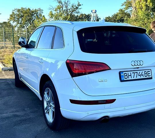 Ауди Ку 5 2013 в Одессе на Automoto.ua Белый Ауди Ку 5, объемом двигателя 2 л и пробегом 200 тыс. км за 13000 $, фото 1 на Automoto.ua