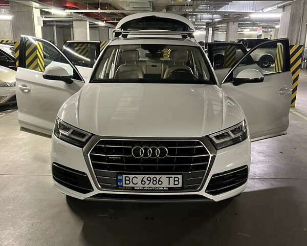 Белый Ауди Ку 5, объемом двигателя 1.98 л и пробегом 95 тыс. км за 21000 $, фото 1 на Automoto.ua