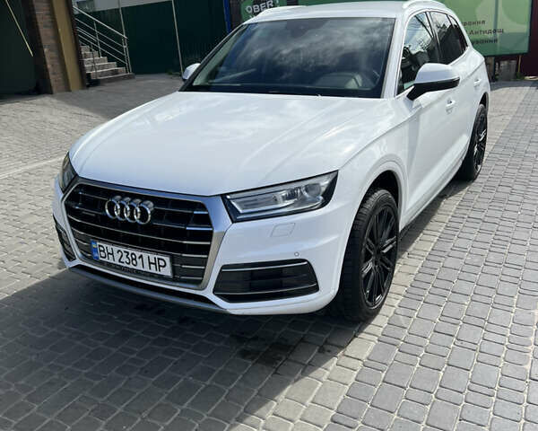 Білий Ауді Ку 5, об'ємом двигуна 1.97 л та пробігом 50 тис. км за 32900 $, фото 1 на Automoto.ua