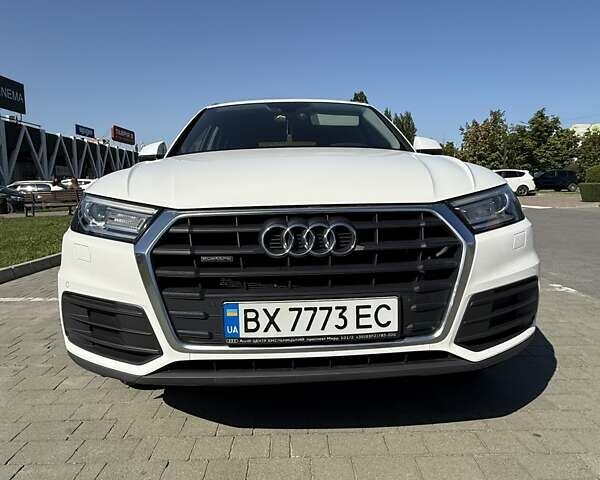 Белый Ауди Ку 5, объемом двигателя 1.97 л и пробегом 99 тыс. км за 32000 $, фото 1 на Automoto.ua