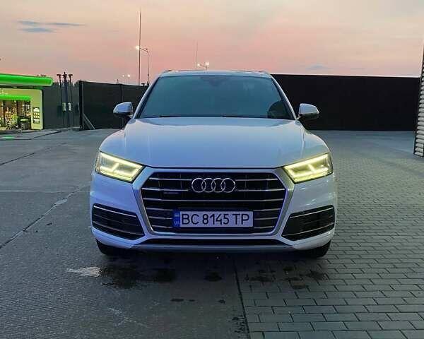 Білий Ауді Ку 5, об'ємом двигуна 1.98 л та пробігом 215 тис. км за 22650 $, фото 1 на Automoto.ua