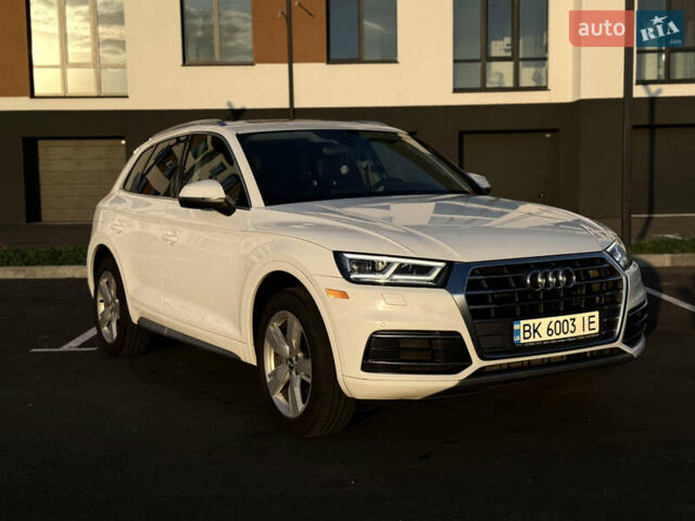 Белый Ауди Ку 5, объемом двигателя 1.98 л и пробегом 122 тыс. км за 27500 $, фото 1 на Automoto.ua