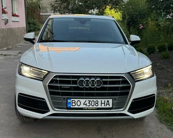 Білий Ауді Ку 5, об'ємом двигуна 2 л та пробігом 160 тис. км за 27000 $, фото 1 на Automoto.ua