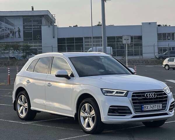 Белый Ауди Ку 5, объемом двигателя 1.97 л и пробегом 100 тыс. км за 34900 $, фото 1 на Automoto.ua