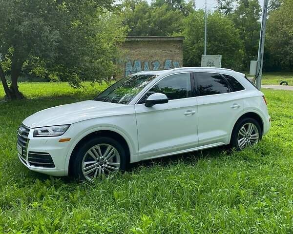 Белый Ауди Ку 5, объемом двигателя 1.98 л и пробегом 65 тыс. км за 31500 $, фото 1 на Automoto.ua