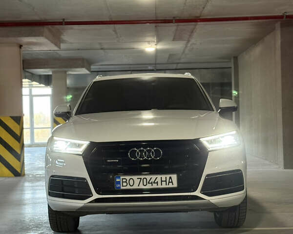 Белый Ауди Ку 5, объемом двигателя 2 л и пробегом 168 тыс. км за 26990 $, фото 1 на Automoto.ua