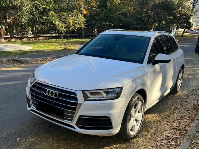 Белый Ауди Ку 5, объемом двигателя 2 л и пробегом 102 тыс. км за 26500 $, фото 1 на Automoto.ua