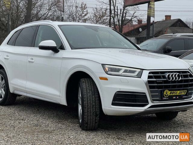 Белый Ауди Ку 5, объемом двигателя 2 л и пробегом 104 тыс. км за 27800 $, фото 1 на Automoto.ua