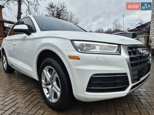 Белый Ауди Ку 5, объемом двигателя 2 л и пробегом 111 тыс. км за 27500 $, фото 1 на Automoto.ua