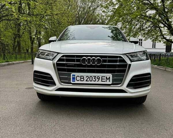 Белый Ауди Ку 5, объемом двигателя 1.97 л и пробегом 175 тыс. км за 34500 $, фото 1 на Automoto.ua