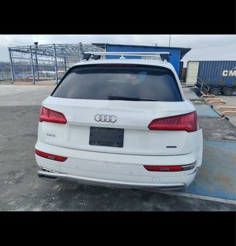 Белый Ауди Ку 5, объемом двигателя 2 л и пробегом 68 тыс. км за 6500 $, фото 1 на Automoto.ua