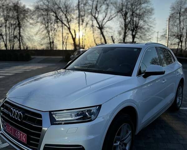 Белый Ауди Ку 5, объемом двигателя 2 л и пробегом 83 тыс. км за 29300 $, фото 1 на Automoto.ua