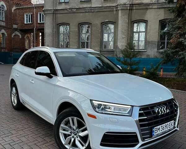 Белый Ауди Ку 5, объемом двигателя 1.98 л и пробегом 33 тыс. км за 29500 $, фото 1 на Automoto.ua