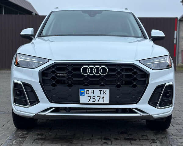 Белый Ауди Ку 5, объемом двигателя 1.98 л и пробегом 26 тыс. км за 52800 $, фото 1 на Automoto.ua