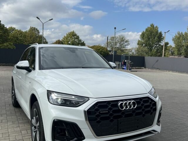 Белый Ауди Ку 5, объемом двигателя 2 л и пробегом 72 тыс. км за 31000 $, фото 1 на Automoto.ua