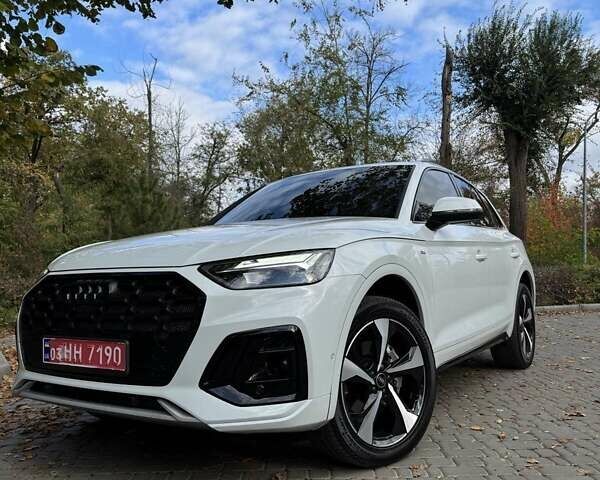 Белый Ауди Ку 5, объемом двигателя 2 л и пробегом 52 тыс. км за 36900 $, фото 1 на Automoto.ua