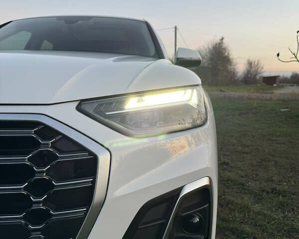 Белый Ауди Ку 5, объемом двигателя 1.98 л и пробегом 20 тыс. км за 36900 $, фото 1 на Automoto.ua