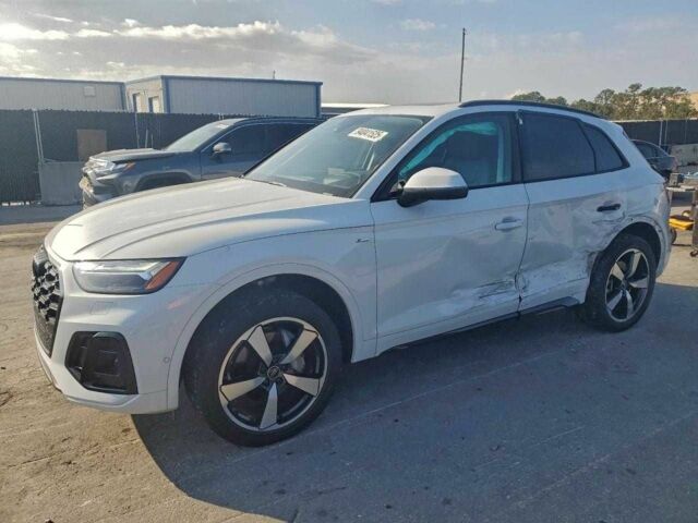 Білий Ауді Ку 5, об'ємом двигуна 2 л та пробігом 19 тис. км за 15000 $, фото 1 на Automoto.ua