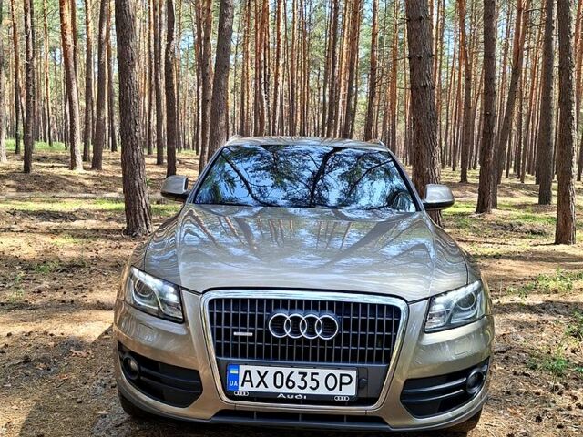 Бежевий Ауді Ку 5, об'ємом двигуна 2 л та пробігом 256 тис. км за 14999 $, фото 1 на Automoto.ua