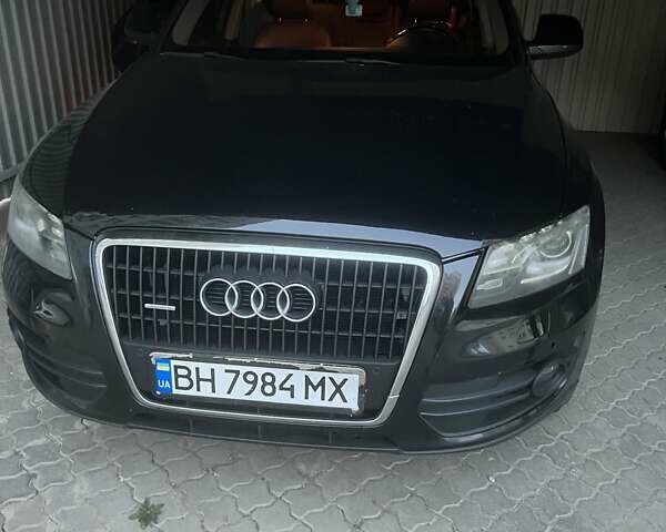 Черный Ауди Ку 5, объемом двигателя 1.98 л и пробегом 212 тыс. км за 11500 $, фото 1 на Automoto.ua