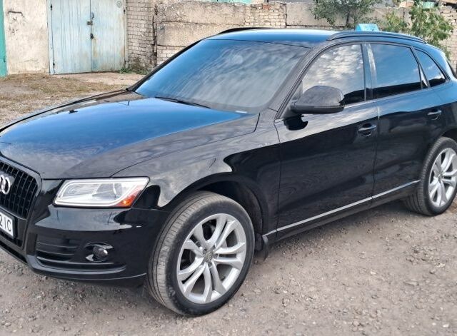 Черный Ауди Ку 5, объемом двигателя 2 л и пробегом 250 тыс. км за 17000 $, фото 1 на Automoto.ua