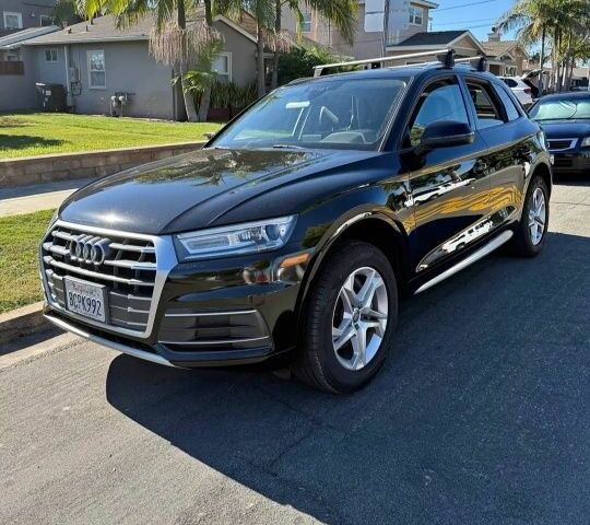 Черный Ауди Ку 5, объемом двигателя 0 л и пробегом 196 тыс. км за 19000 $, фото 1 на Automoto.ua