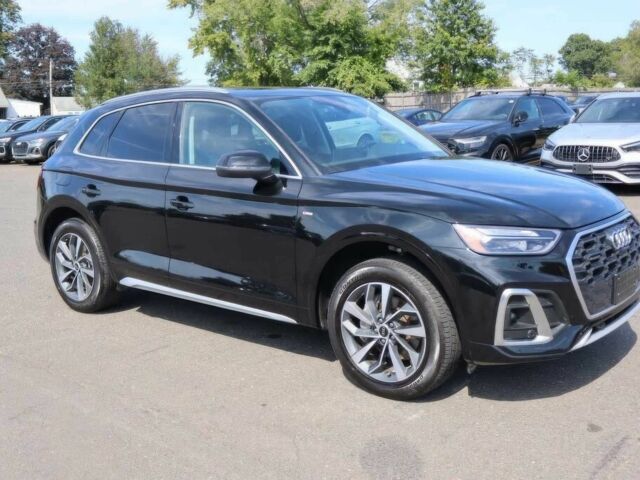 Чорний Ауді Ку 5, об'ємом двигуна 2 л та пробігом 21 тис. км за 20000 $, фото 1 на Automoto.ua