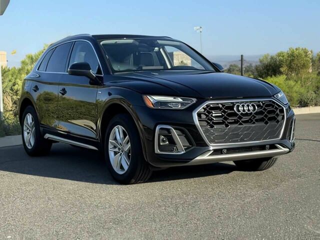 Черный Ауди Ку 5, объемом двигателя 2 л и пробегом 13 тыс. км за 20600 $, фото 1 на Automoto.ua