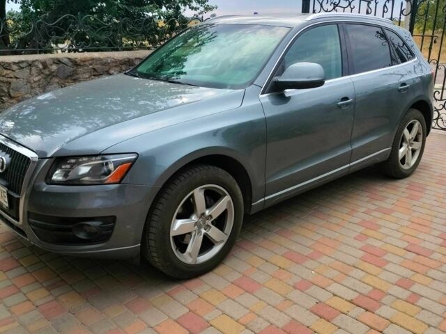 Серый Ауди Ку 5, объемом двигателя 2 л и пробегом 190 тыс. км за 16000 $, фото 1 на Automoto.ua