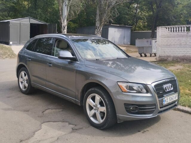 Серый Ауди Ку 5, объемом двигателя 2 л и пробегом 200 тыс. км за 14000 $, фото 1 на Automoto.ua