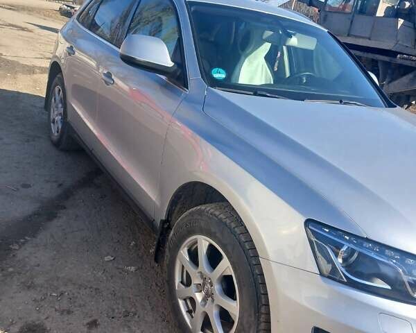 Серый Ауди Ку 5, объемом двигателя 1.97 л и пробегом 210 тыс. км за 14000 $, фото 1 на Automoto.ua