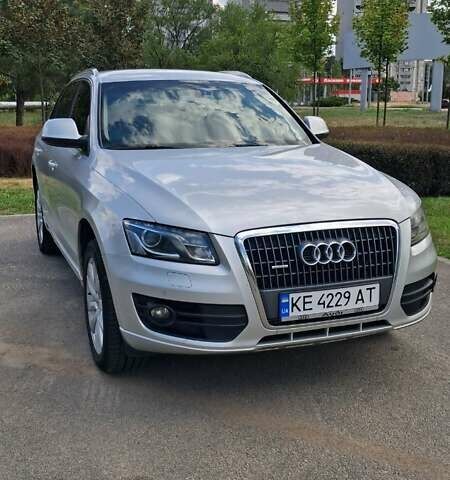 Сірий Ауді Ку 5, об'ємом двигуна 1.98 л та пробігом 270 тис. км за 11800 $, фото 1 на Automoto.ua