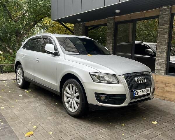 Серый Ауди Ку 5, объемом двигателя 1.97 л и пробегом 238 тыс. км за 13900 $, фото 1 на Automoto.ua