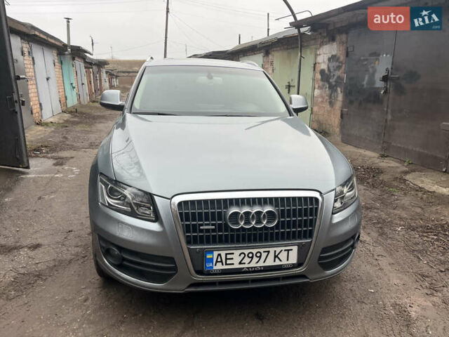 Серый Ауди Ку 5, объемом двигателя 2 л и пробегом 284 тыс. км за 15000 $, фото 1 на Automoto.ua
