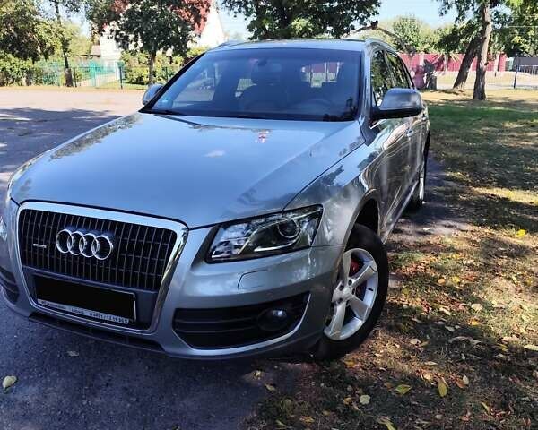 Сірий Ауді Ку 5, об'ємом двигуна 2 л та пробігом 250 тис. км за 13500 $, фото 1 на Automoto.ua