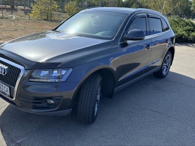 Сірий Ауді Ку 5, об'ємом двигуна 2 л та пробігом 217 тис. км за 14000 $, фото 1 на Automoto.ua