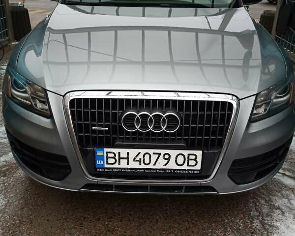 Серый Ауди Ку 5, объемом двигателя 1.98 л и пробегом 252 тыс. км за 12000 $, фото 1 на Automoto.ua