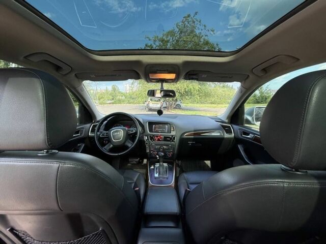 Серый Ауди Ку 5, объемом двигателя 2 л и пробегом 230 тыс. км за 12873 $, фото 1 на Automoto.ua