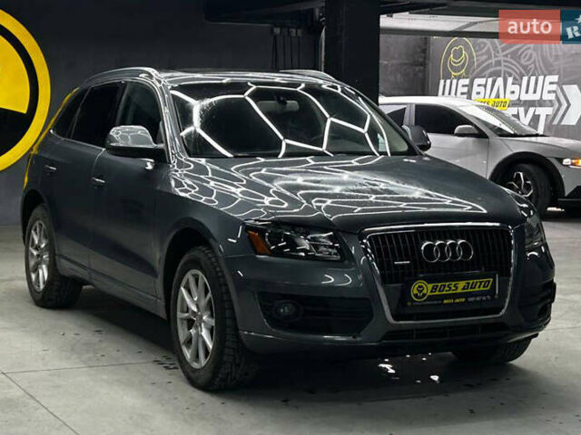 Серый Ауди Ку 5, объемом двигателя 1.98 л и пробегом 200 тыс. км за 12400 $, фото 1 на Automoto.ua