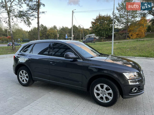 Сірий Ауді Ку 5, об'ємом двигуна 2 л та пробігом 284 тис. км за 15200 $, фото 1 на Automoto.ua