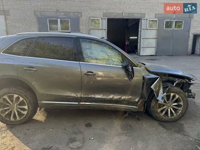 Серый Ауди Ку 5, объемом двигателя 1.98 л и пробегом 188 тыс. км за 6500 $, фото 1 на Automoto.ua