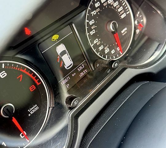 Ауди Ку 5 2014 в Киеве на Automoto.ua Серый Ауди Ку 5, объемом двигателя 2 л и пробегом 147 тыс. км за 21500 $, фото 1 на Automoto.ua